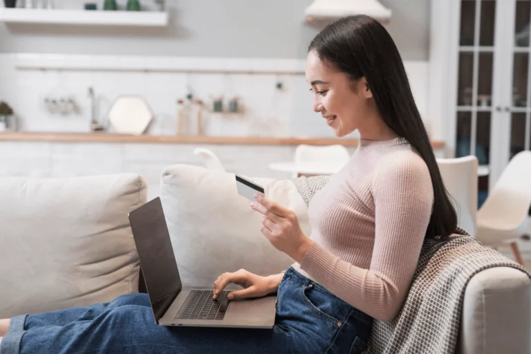 E-COMMERCE: CLAVES TRANSFORMADORAS Y SU IMPACTO EN EL COMERCIO GLOBAL