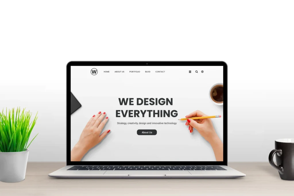 Imagen de computadora portátil mostrando diseño web profesional